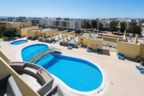 1 Bedroom Large Balcony OceanView & BBQ in Meia Praia Lagos